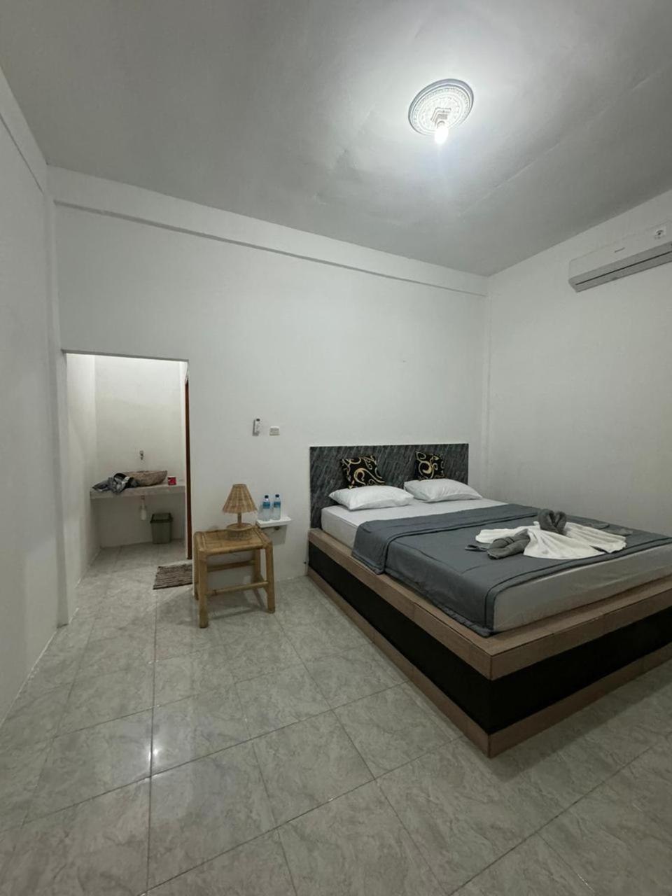 Black Sweet Homestay Dua Gili Air Ngoại thất bức ảnh
