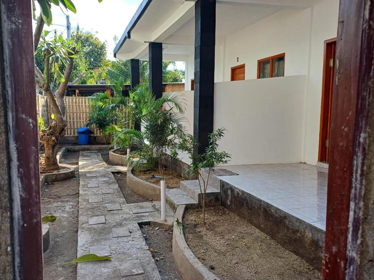 Black Sweet Homestay Dua Gili Air Ngoại thất bức ảnh