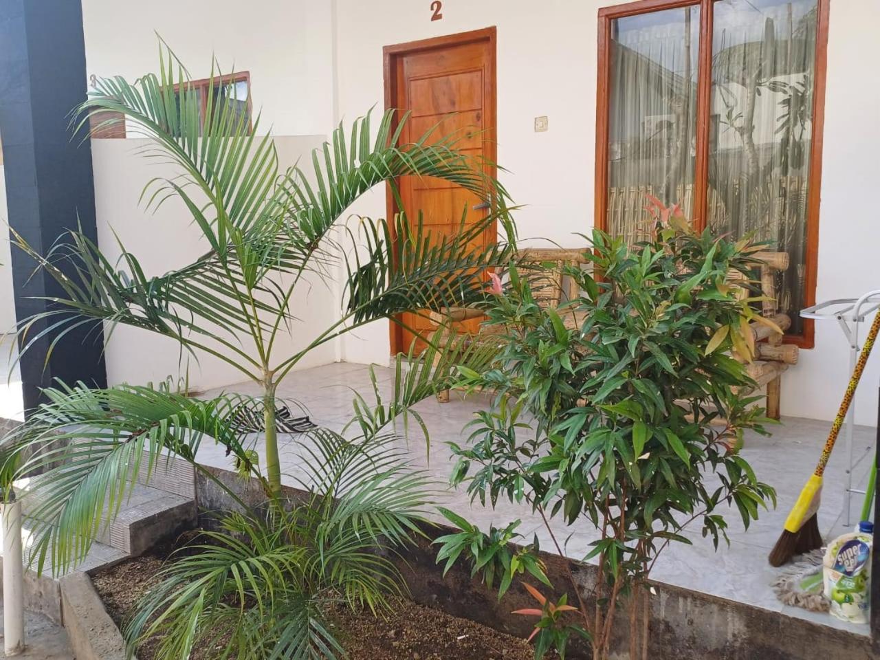 Black Sweet Homestay Dua Gili Air Ngoại thất bức ảnh